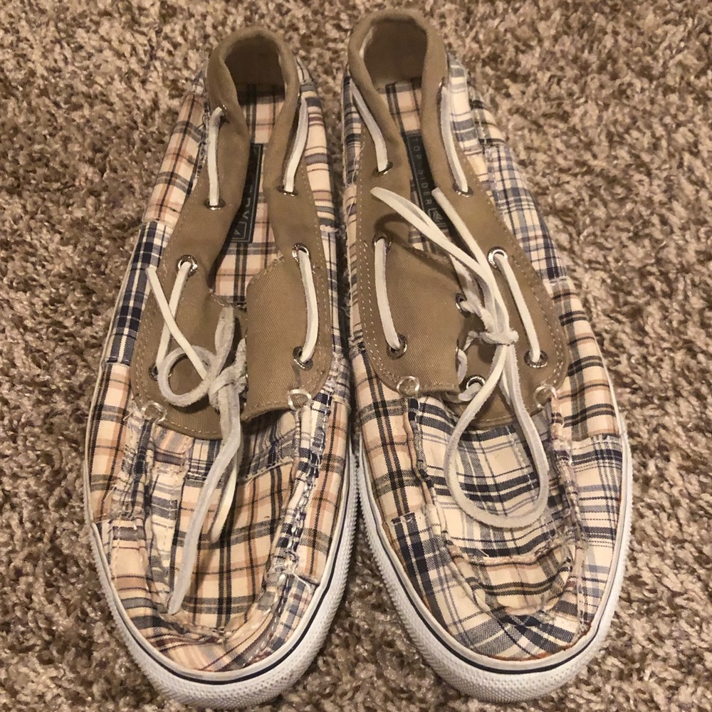 Men’s Khaki and Navy Sperrys